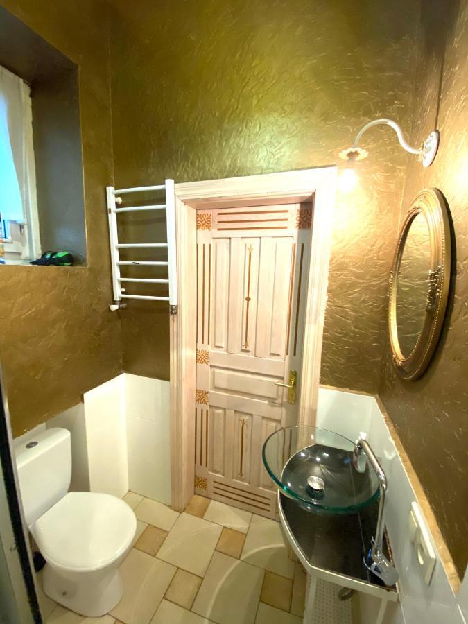 Квартира Подобово На Вулиці Валова 21А Leópolis Exterior foto