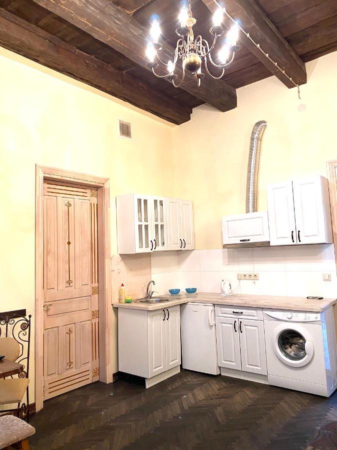 Квартира Подобово На Вулиці Валова 21А Leópolis Exterior foto